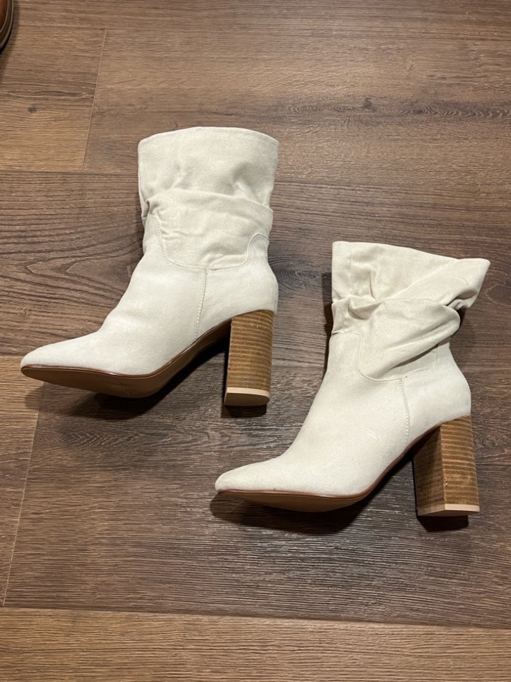 Ccocci | Darby slouchy heeled boots faux suede Women’s size 8 cream off white - Picture 9 of 9